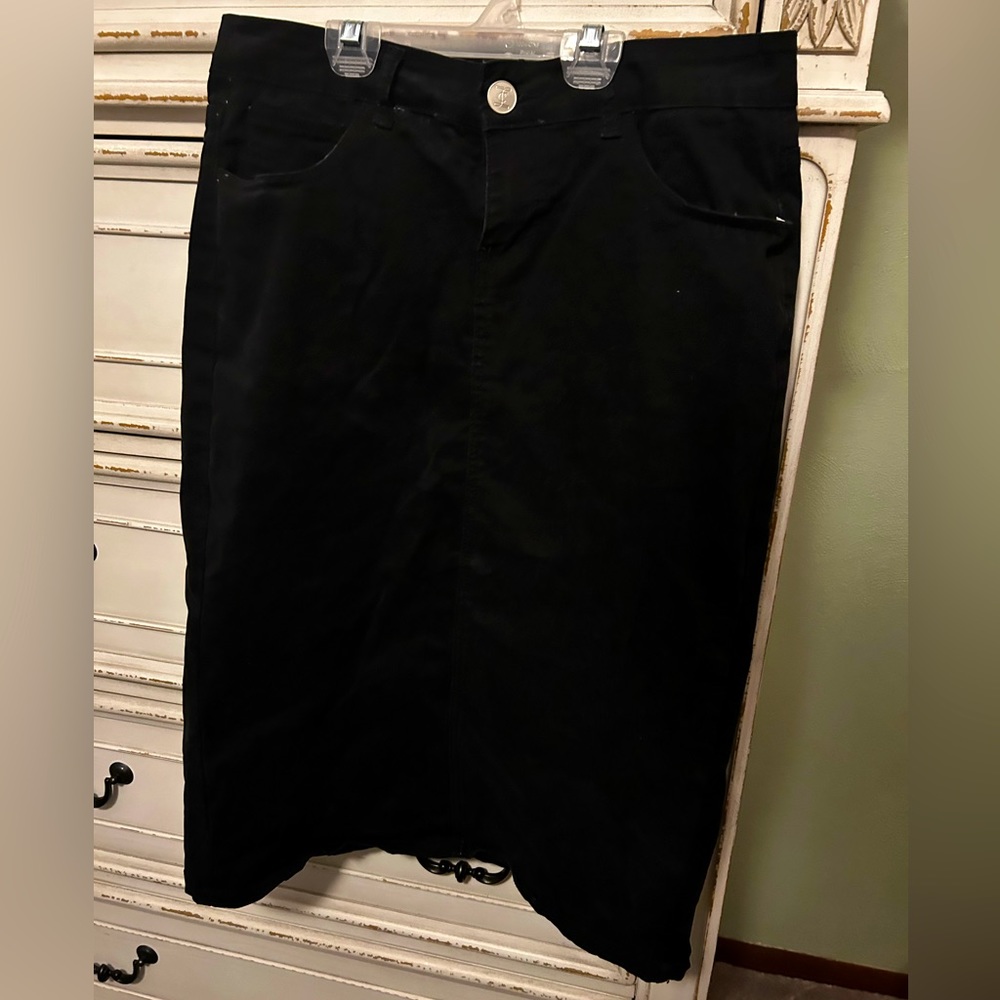 *SOLD* Black inherit co Remi